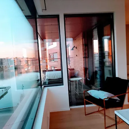 Seaview 2 Single Beds Luxury Station- *