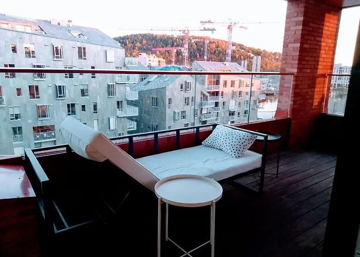 Seaview 2 Single Beds Luxury Station- *